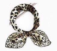 Satin head/neck scarf, leopard 